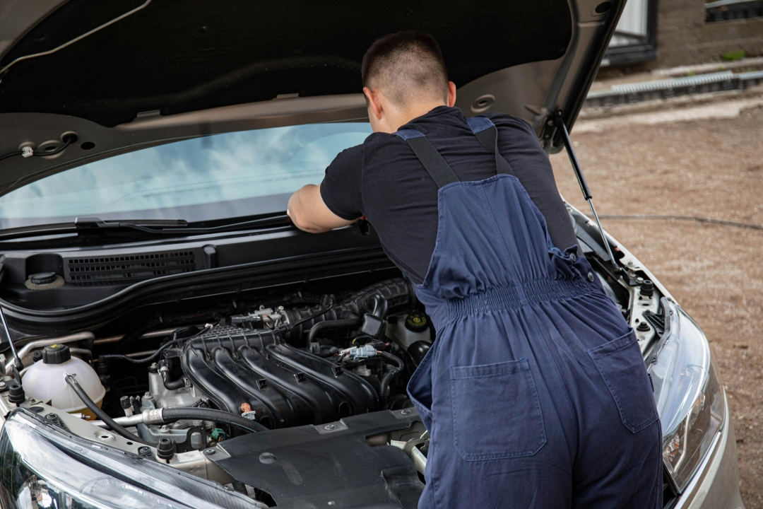 brommobiel garage limburg monteur